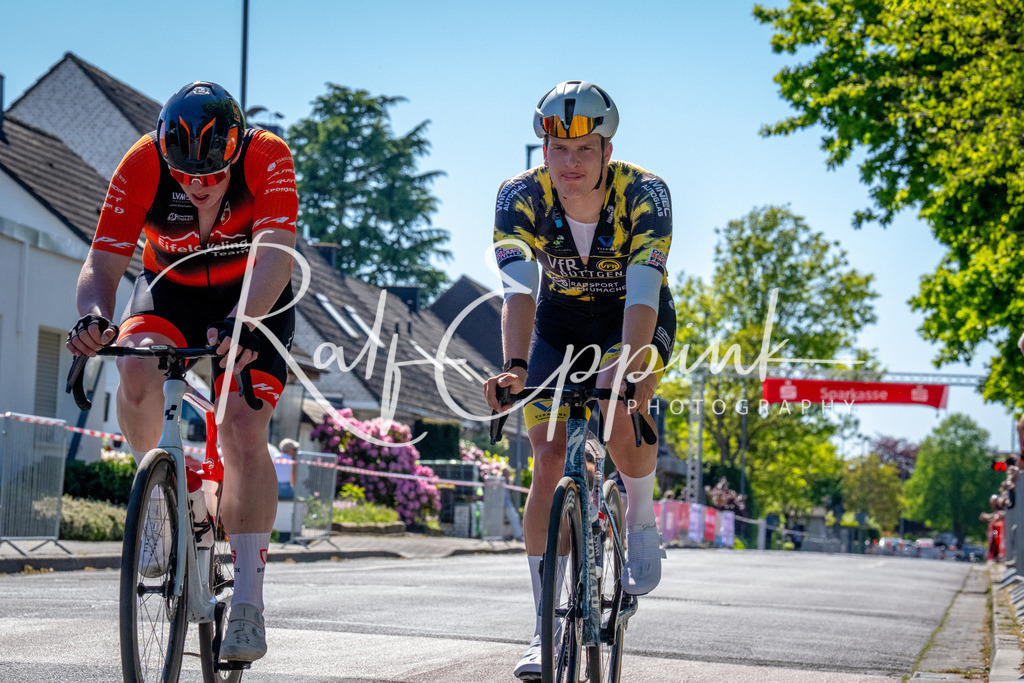 Spurt in den Mai 2026 - Großer Preis der Sparkasse Neuss | Annual one-day road cycling race "Großer Preis der Sparkasse Neuss" held in Büttgen, Germany, organized by VfR Büttgen 1912 e.V. The event features multiple races across all age categories from U11 youth to Elite men. - Realisiert mit Pictrs.com