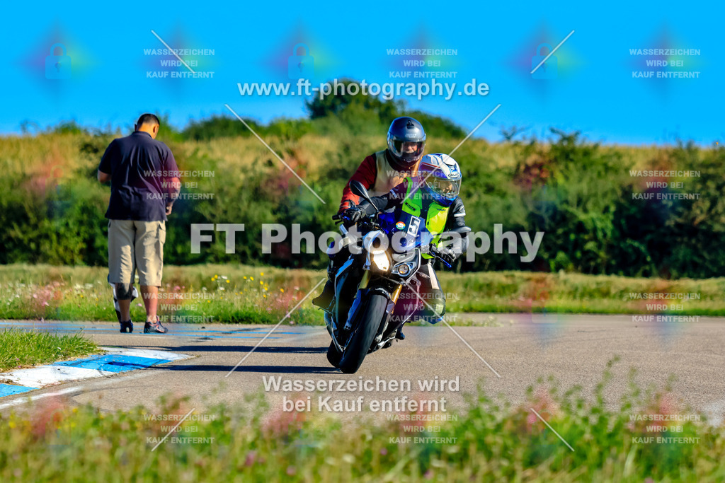 005-1883 | Hier findet Ihr Bilder von Touristenfahrten auf der Nürburgring Nordschleife oder von anderen Veranstaltungen die ich besucht habe. Viel Spass beim Durch Schauen 