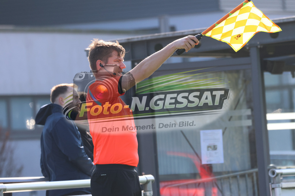 SV Rödinghausen II, FC Kaunitz | Auf dem Bild zu sehen: Schiedsrichter Assistent: Mark ZörnerSV Rödinghausen II, FC Kaunitz, Saison 25/26, Westfalenliga, Deutschland - Realisiert mit Pictrs.com