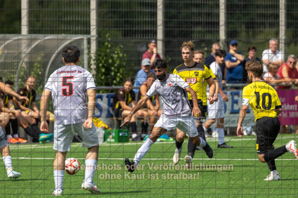 20250824_134153_0454 | #,1.FC Heiningen II (gelb) vs. 1.Göppinger SV III (weiß), Fußball, Kreisliga B7 - Bezirk Neckar/Fils, 01. Spieltag, Saison 2025/2026, Kunstrasenplatz Sportzentrum Heiningen, Krautgarten 1, 73092 Heiningen, 24.08.2025 - 13:00 Uhr,Foto: PhotoPeet-Sportfotografie/Peter Harich