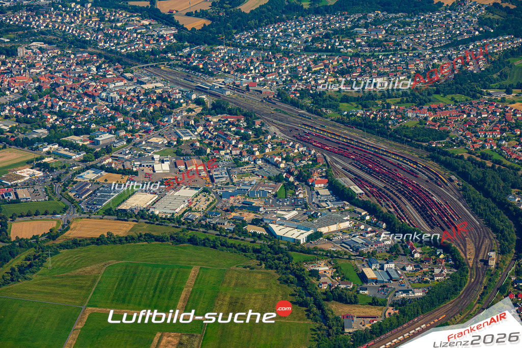 Luftaufnahme der Stadt Bebra - Die Luftaufnahme wurde 2025 vom UL-Flugzeug heraus erstellt ( keine Drohne ) - Hochauflösende Luftaufnahme - für professionelle Ausdrucke geeignet. Die Geschenkidee !Hier alle&nbsp;Infos zur Lizenzierung der LuftaufnahmeWir fliegen auch dieses Jahr wieder in Ihre Region um Luftbilder zu erstellen.- Luftbild anfragen