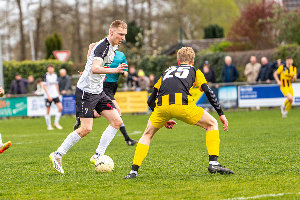 Fußball I Herren I Saison 2025-2026 I Kreisliga VEC I 22. Spieltag I SC SW Bakum - SV Falke Steinfeld I 23544 | jns.sportfotos - Realisiert mit Pictrs.com