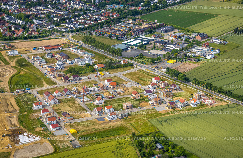 Soest220600225 | Luftbild, Baugebiet Wohnquartier Neuer Soester Norden zwischen Oestinghauser Landstraße und Weslarner Weg, Gewerbegebiet Volmarsteiner Straße, Soest, Soester Boerde, Nordrhein-Westfalen, Deutschland