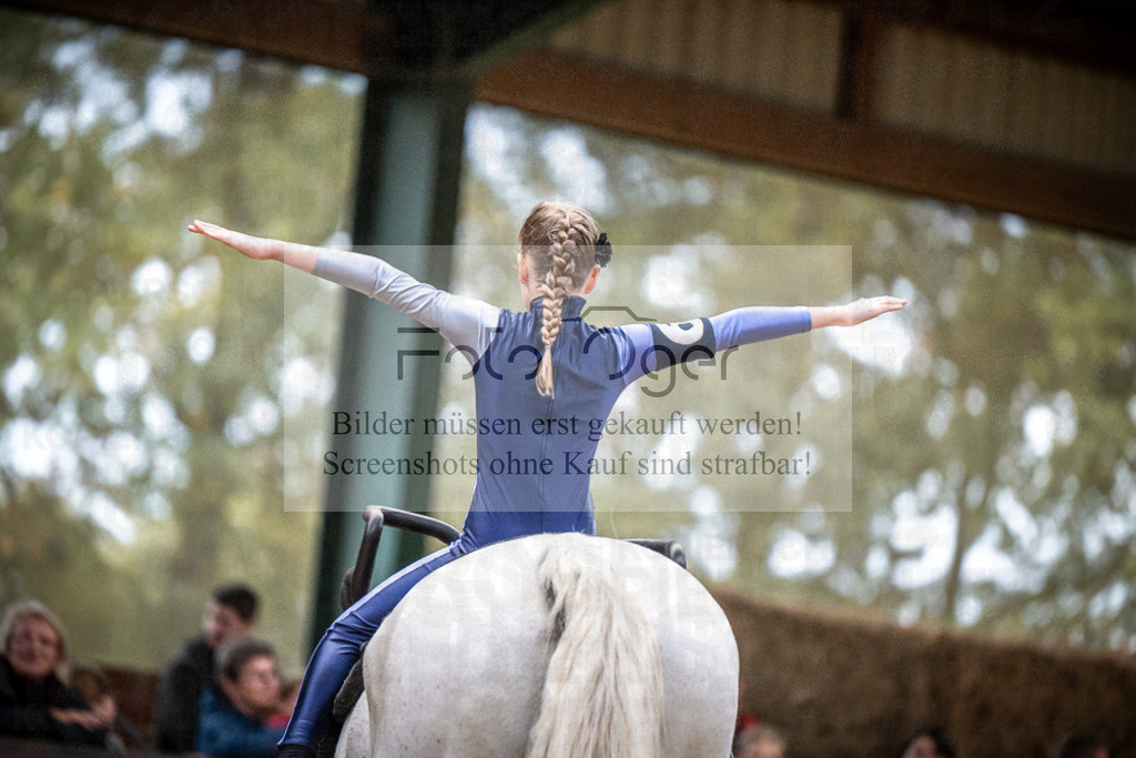 DOS_0138 | Entdecke hochwertige Reitturnierfotos von Foto Oger. Professionell, emotional und authentisch – jetzt Lieblingsmomente im Shop bestellen.Deutschlandweite Turnierfotografie. - Realisiert mit Pictrs.com
