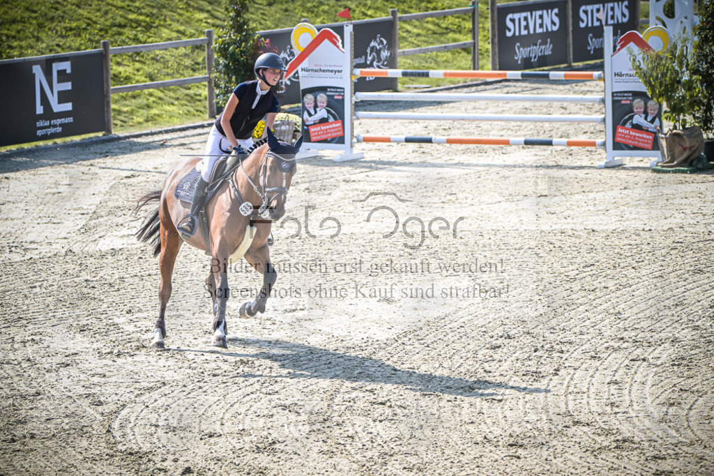 DOS_0653 | Entdecke hochwertige Reitturnierfotos von Foto Oger. Professionell, emotional und authentisch – jetzt Lieblingsmomente im Shop bestellen. - Realisiert mit Pictrs.com