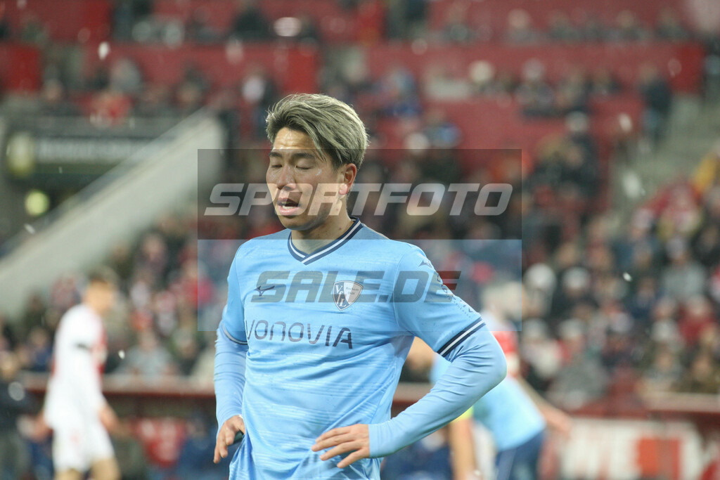 1. FC Köln - VFL Bochum | Takuma Asano - © Sportfoto-Sale (MK) - Realisiert mit Pictrs.com