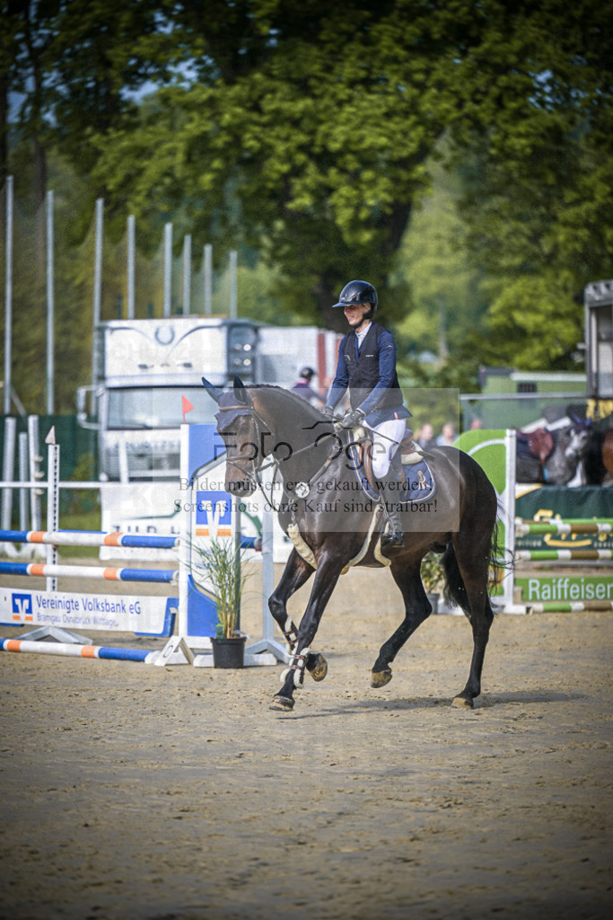 DOS_6117 | Entdecke hochwertige Reitturnierfotos von Foto Oger. Professionell, emotional und authentisch – jetzt Lieblingsmomente im Shop bestellen.Deutschlandweite Turnierfotografie. - Realisiert mit Pictrs.com