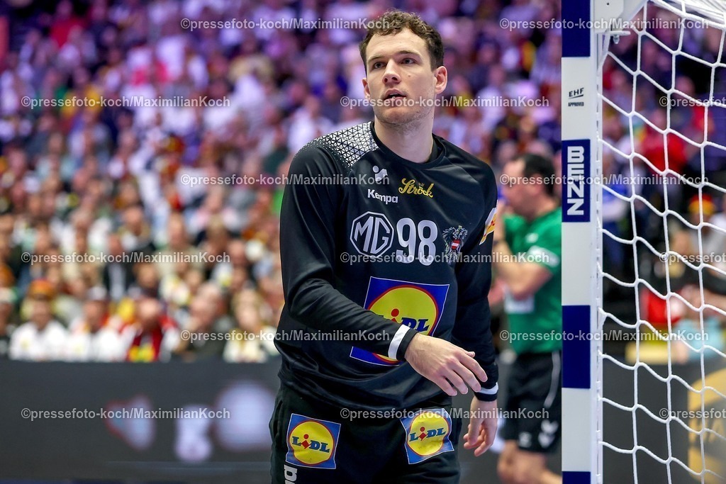 EHF19012601015 | 19.01.2026, Handball, Men's EHF EURO 2026, Österreich - Serbien, Jyske Bank Boxen in Herning, Dänemark, Preliminary Round:  Constantin Möstl (Austria #98) enttäuscht Enttäuschung 