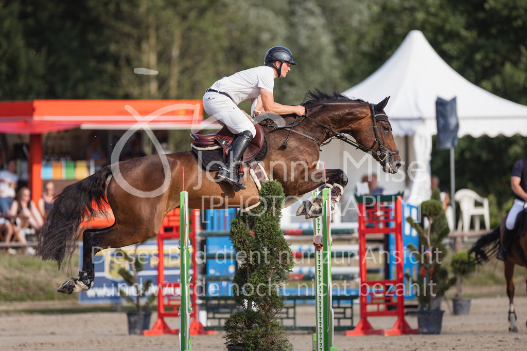 230624_PfSpTa_GroßerPreis-241 | Deine schönsten Turniermomente als professionelle Fotos! Entdecke hochwertige Pferdesport-Fotografie im Online-Shop. Jetzt Fotos finden & bestellen!