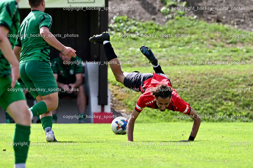 ATUS Nötsch vs. SC Landskron | #12 Saif Moussa ATUS Nötsch,  Flugeinlage, #21 Fabio Gödel SC Landskron, ATUS Nötsch vs. SC Landskron, ATUS Nötsch vs. SC Landskron am 26.07.2025 in Nötsch (Dobratsch Arena), Austria, (Photo by Bernd Stefan)