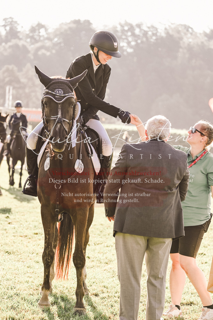 DSC_4555 | Pferde- und Turnierfotografie in Westsachsen. Pferdeportraits, Auftragszeichnungen und intuitive Kunst.