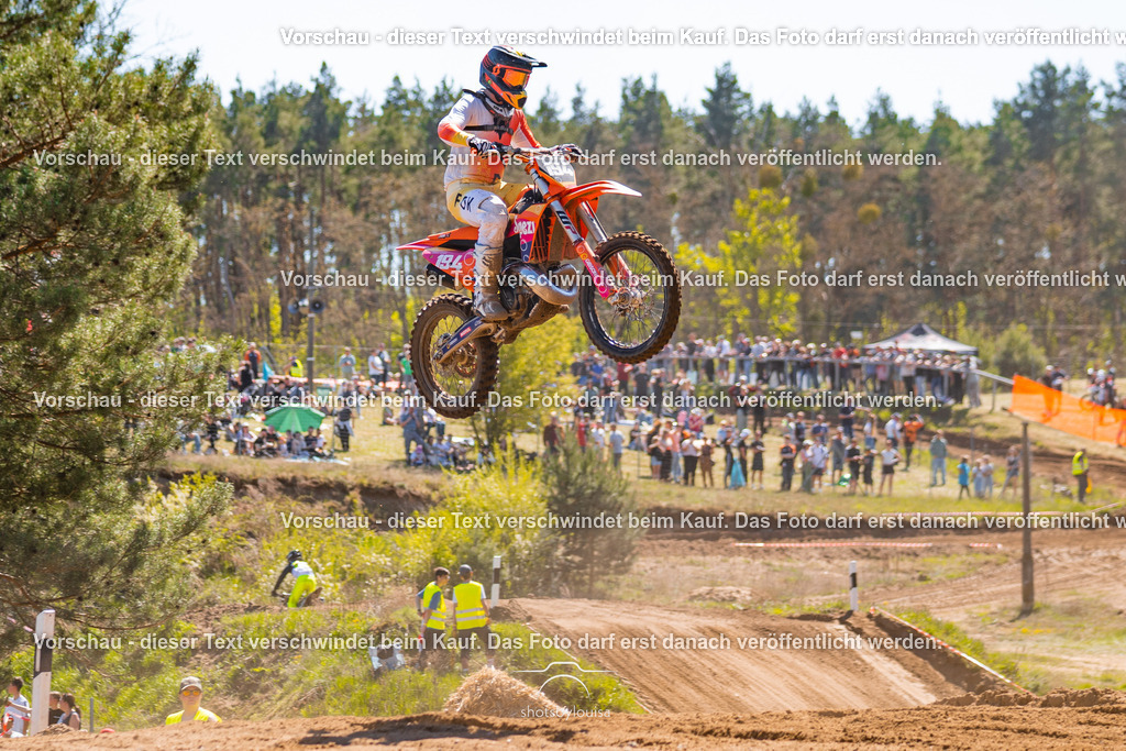 20260501_MCWriezen-3152 | Sportfotografin aus Berlin-Brandenburg mit Fokus auf Motocross. Ich halte deine sportliche Leistung und echte Emotionen auf und neben der Strecke professionell fest. Entdecke die Fotos von deinem Rennen und bestelle sie direkt hier im Shop.