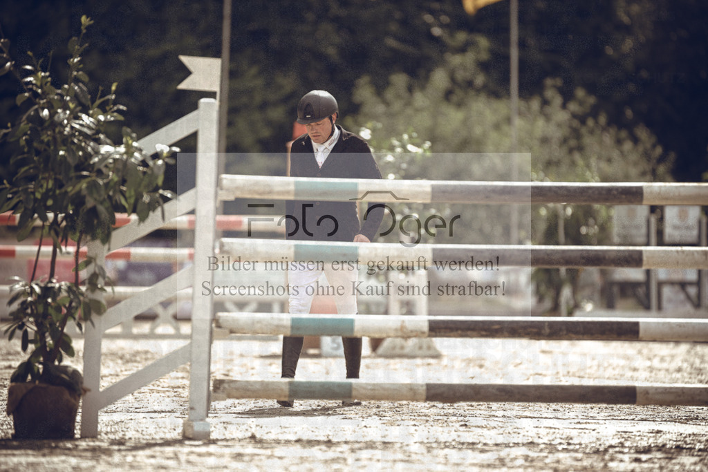 20240530-DOS_3582 | Entdecke hochwertige Reitturnierfotos von Foto Oger. Professionell, emotional und authentisch – jetzt Lieblingsmomente im Shop bestellen.Deutschlandweite Turnierfotografie. - Realisiert mit Pictrs.com