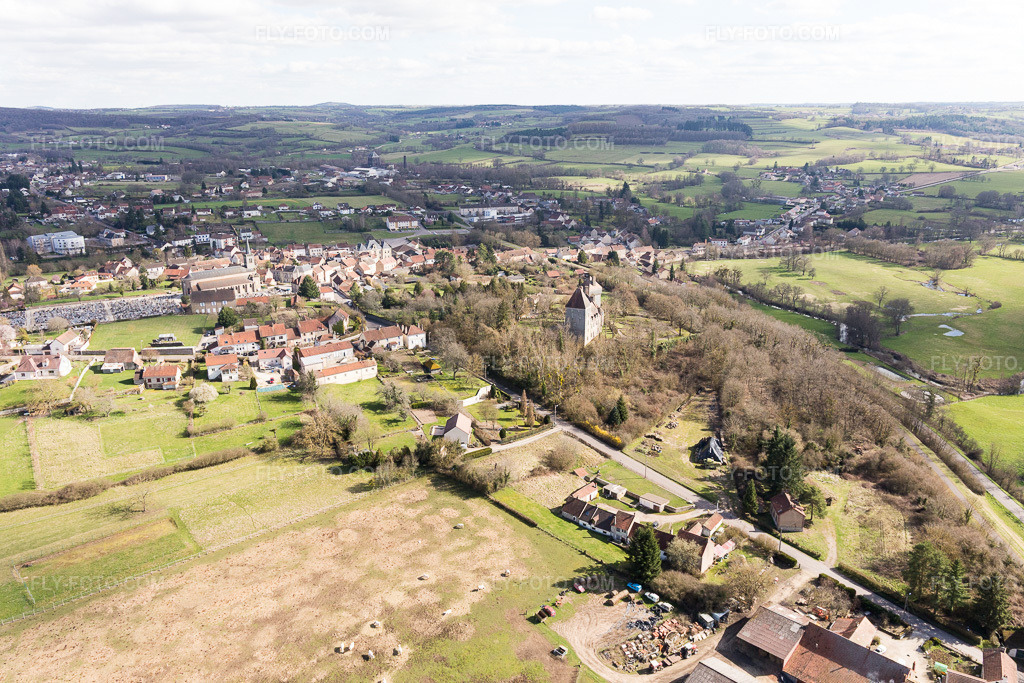 Aerial view: View of the town in Épinac in the state Saone et Loire, France. – Photo: IMG_105421.jpg taken on 04/01/2018 by Werner Riehm/FLY-FOTO.com – Resolution of the original: 5472 x 3648 px