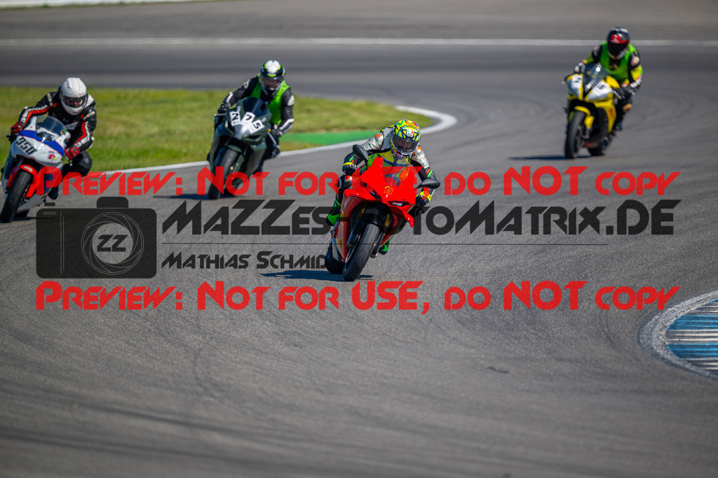 MaZZes-Fotomatrix-20260523-113744 | GRUEN