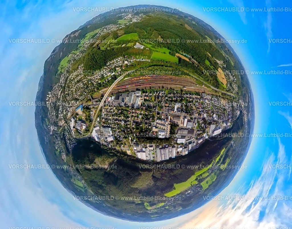 Kreuztal230990405Buschhuetten | Luftbild, Ortsansicht Ortsteil Buschhütten, Rangierbahnhof und Brücke Hüttentalstraße B54, Erdkugel, Fisheye Aufnahme, Fischaugen Aufnahme, 360 Grad Aufnahme, tiny world, Buschhütten, Kreuztal, Sauerland, Nordrhein-Westfalen, Deutschland