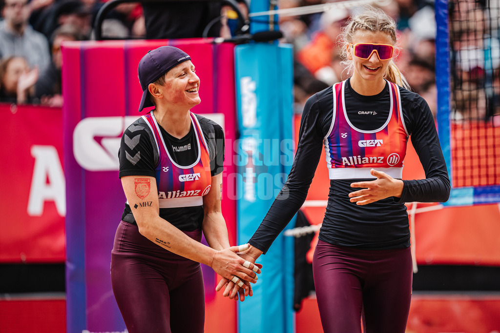 Beachvolleyball | Frauen | Allianz German Beach Tour 2026 | Tourstop Düsseldorf | 17.05.2026 | v.l. Melanie Gernert und Nele Barber klatschen ein