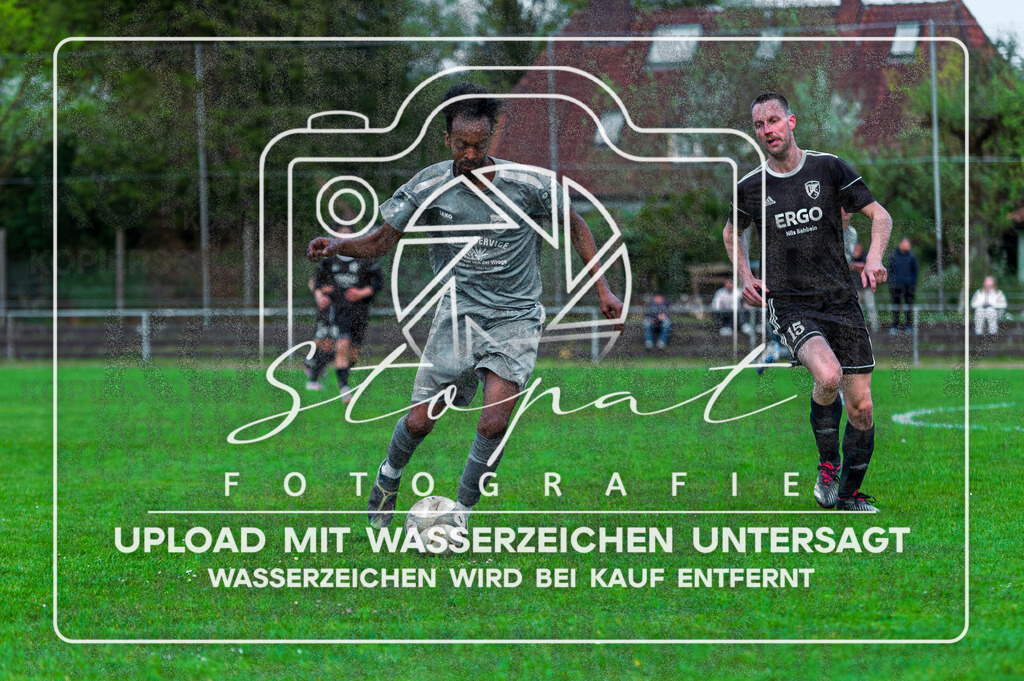 HMFGFS-1031 | Abdelkader Awad (Heidmark 3 #10) beim Herren 3. Kreisklasse HK Spiel zwischen Heidmark III und FG Fulde-Stellichte im Heidmarkstadion, Bad Fallingbostel (Simon Paul Stopat) - Realisiert mit Pictrs.com