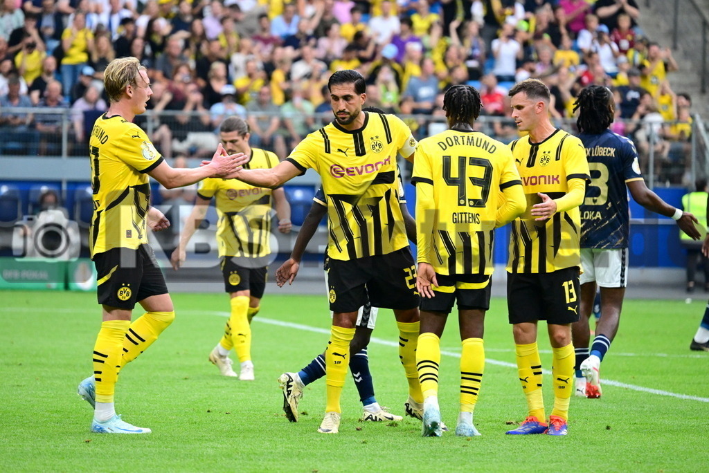 KBS Picture_PhoenixLuebeck-BorDortmund_005 | Borussia Dortmund Torjubel zum 2:0 Torscuetze ist Can Emre (Borussia Dortmund) per Elfer ,Sportplatz :  Volksparkstadion, - Realisiert mit Pictrs.com