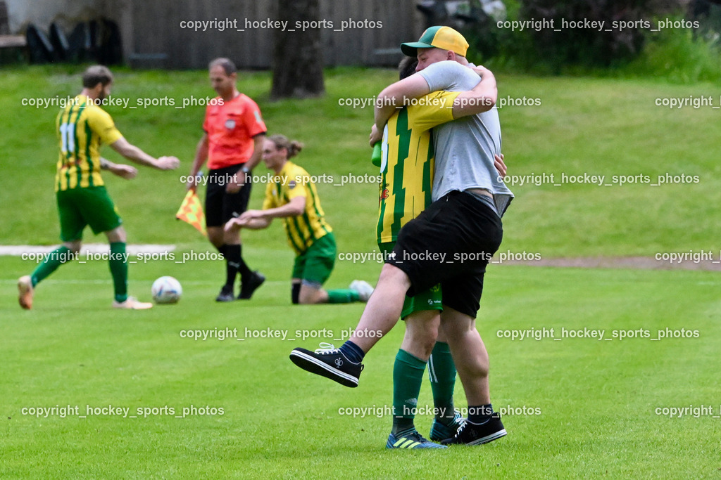 WSG Radenthein vs. St. Michael ob Bleiburg | Jubel WSG Radenthein, Relegations Feier, WSG Radenthein vs. St. Michael ob Bleiburg, WSG Radenthein vs. St. Michael ob Bleiburg  am 15.06.2024 in Radenthein (Sportplatz Radenthein), Austria, (Photo by Bernd Stefan)