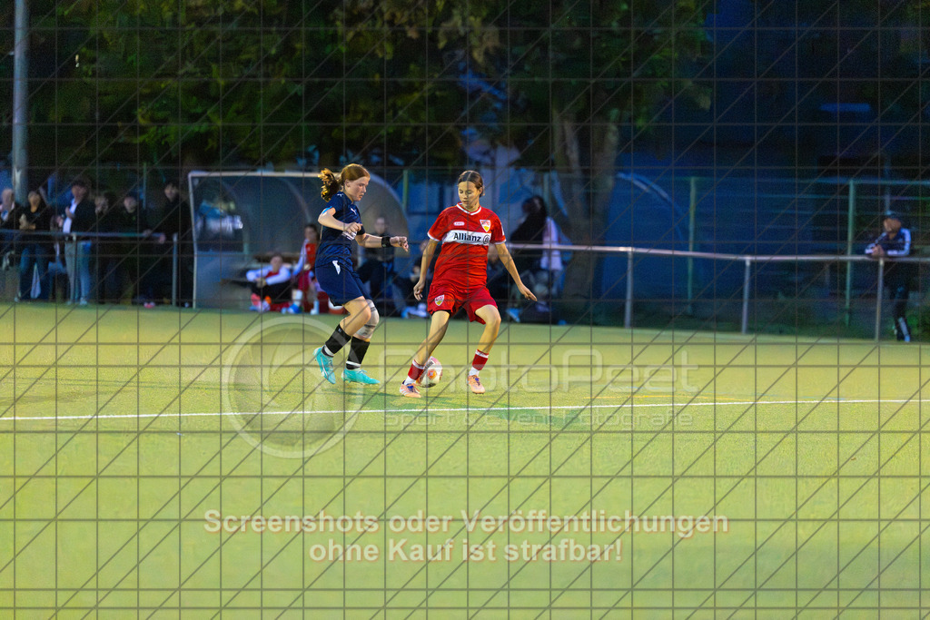 20261007_190633_0083_(c)_by_PhotoPeet | #,ASV Spartania Eislingen (blau) vs. VFB Stuttgart (rot), Fußball, Verbandspokal der B-Juniorinnen,  Saison 2026/2027, Kunstrasenplatz, Öschhalle, 73054 Eislingen, 07.10.2026 - 18:30 Uhr,Foto: PhotoPeet / Sport- &amp; Eventfotografie / Peter Harich