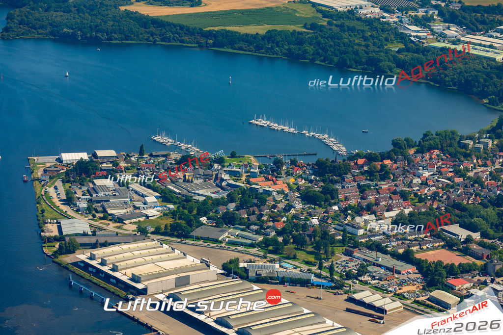 Luftbild Vs Google Maps  Schlutup  Lübeck -Das Luftbild wurde 2025 vom UL-Flugzeug heraus erstellt ( keine Drohnenluftbilder ) - Hochauflösende Luftaufnahme -Nicht vergleichbar mit Google Maps oder Satelittenbilder- Die Geschenkidee !Mit Lizenz und Bildrechte bestellbar