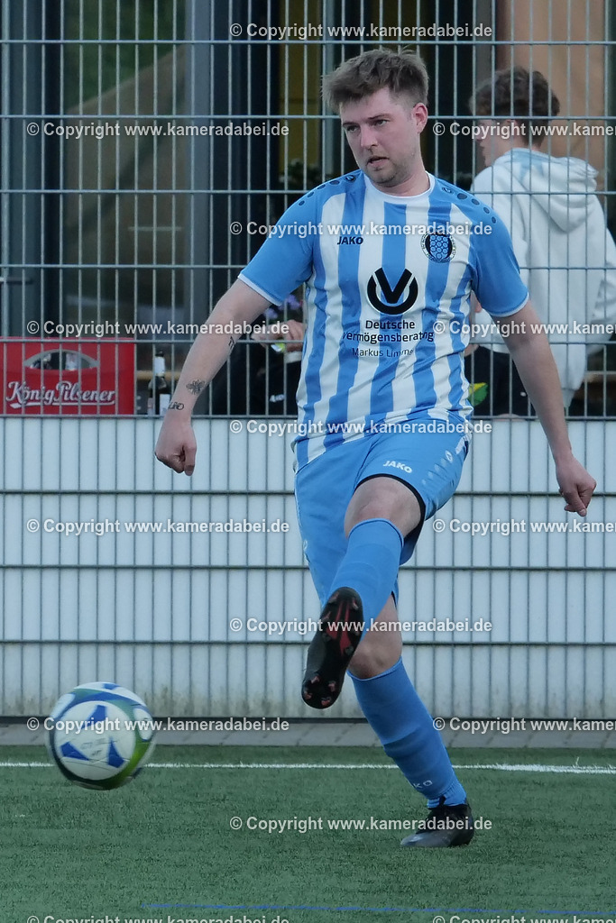 Fußball Kreispokal 25/26 Ü 32 : Spiel um Platz 3 : SV 08/29 Friedrichsfeld - SV Ringenberg AH  2 : 1 | Fußball Kreispokal 25/26 Ü 32 : Spiel um Platz 3 : SV 08/29 Friedrichsfeld - SV Ringenberg AH  2 : 1Spielort : Voerde Friedrichsfeld - Realisiert mit Pictrs.com