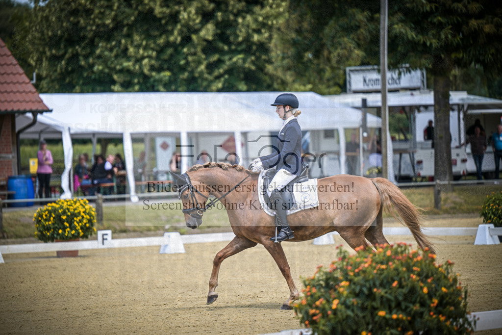 DOS_3848 | Entdecke hochwertige Reitturnierfotos von Foto Oger. Professionell, emotional und authentisch – jetzt Lieblingsmomente im Shop bestellen.Deutschlandweite Turnierfotografie. - Realisiert mit Pictrs.com