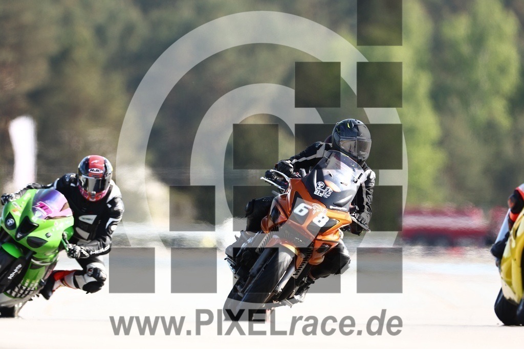 0068-20240509_03511 | Schöne Erinnerungen an spannende Momente - das festzuhalten ist unser Job. PIXELrace.de ist seit 2003 auf den Rennstrecken Europas unterwegs um die Action draußen beim Fahren und die wunderbare Stimmung imm Fahrerlager für euch einzufangen.