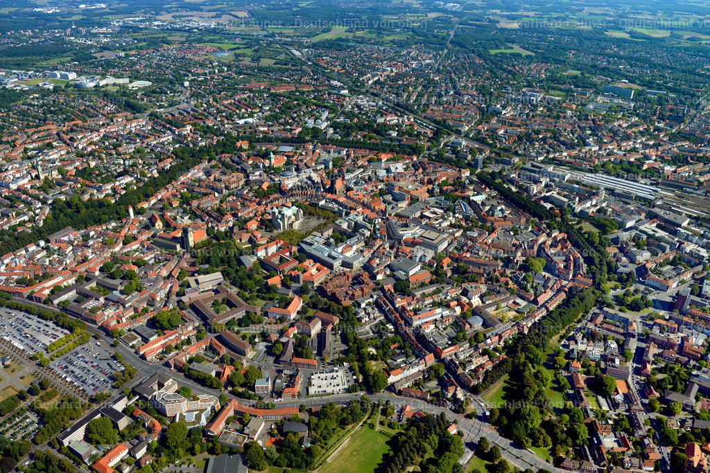 3292718 | Online-Shop für Luftbilder aus Deutschland. Seit über 45 Jahren baut Gerhard Launer das Luftbildarchiv mit unterschiedlichsten Themen stetig weiter aus.