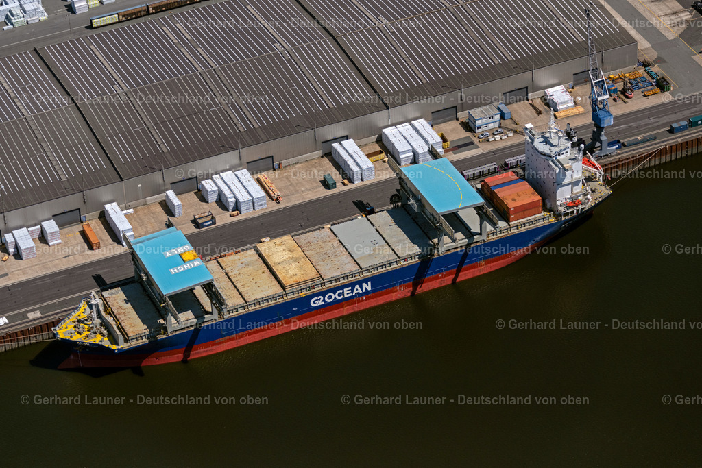 4029455 | BREMEN 01.06.2020 Frachtschiff G2 Ocean liegend im Hafen am Neustädter Hafenkai in Bremen, Deutschland. // Cargo ship G2 Ocean lying in the harbor at Neustaedter Hafenkai in Bremen, Germany. Foto: Gerhard Launer