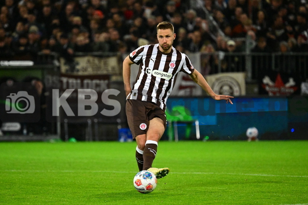 KBS Picture_FCStPauli-Gladbach_037 | Mets Karol (St.Pauli) ,Sportplatz :  Millerntor Stadion, - Realisiert mit Pictrs.com