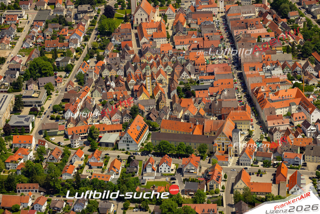 Das Luftbild zeigt  Mindelheim - Die Luftaufnahme wurde 2023 vom UL-Flugzeug aus erstellt ( keine Drohne ) - Hochauflösende Luftaufnahme - Für grossformatige Ausdrucke geeignet. Die Geschenkidee !Mit Lizenz und Bildrechte bestellbar