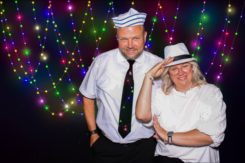 top-top.de-250628-031 | Foto, Video, Fotografie, Videografie, Fotobox, DJ, Discjockey, Musik, Musikbox, Veranstaltung, Photobooth, Amazon, Ebay, Buchtipp, Bestseller, Autor, Verlag, Buch, Wesel, Hamminkeln, NRW, Dinslaken, Rees, Drohne, Hochzeit, Party, Fotobox, Wesel, Fotograf