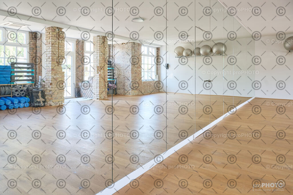 018_202409_Moni-Massage_NZ9_3342 | proPHOTO - Realisiert mit Pictrs.com