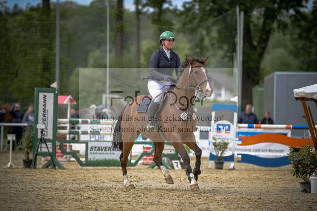 20240505-DOS_0294 | Entdecke hochwertige Reitturnierfotos von Foto Oger. Professionell, emotional und authentisch – jetzt Lieblingsmomente im Shop bestellen.Deutschlandweite Turnierfotografie. - Realisiert mit Pictrs.com