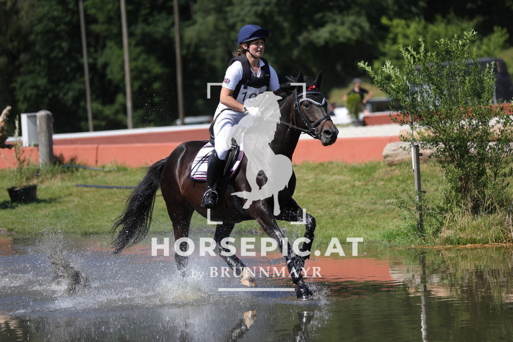 0P6A5632 | Willkommen bei Brunnmayr - Design & Fotografie – Ihrem Spezialisten für Reitturniere und Pferdeveranstaltungen in Oberösterreich, Salzburg und Bayern! Seit über 17 Jahren sind wir leidenschaftlich dabei.