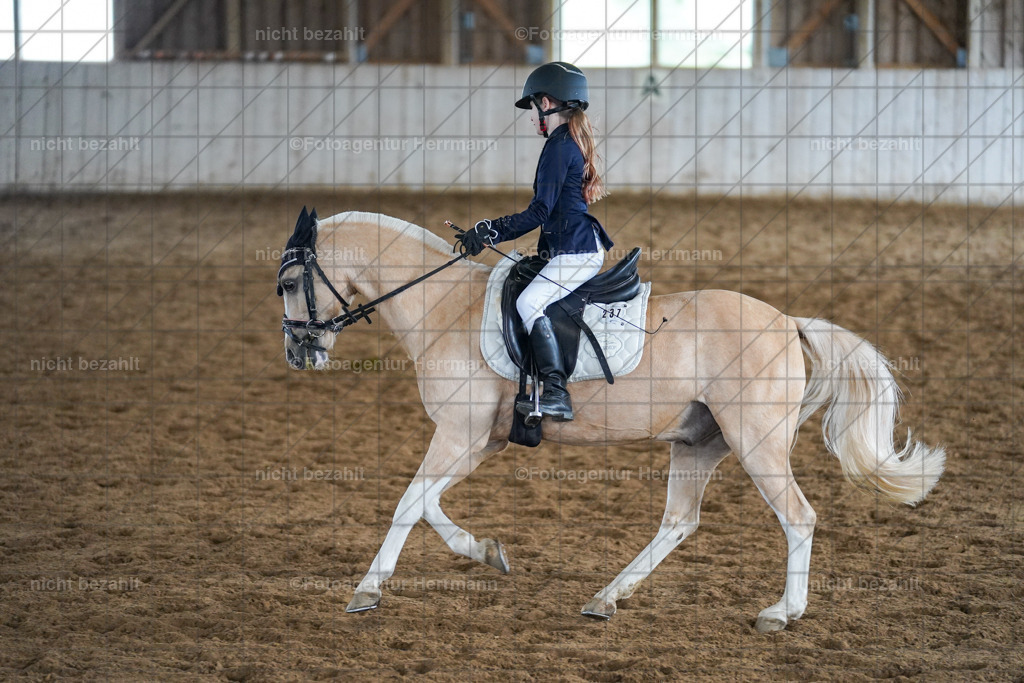 20230520-FAH05178 | Frühjahrsturnier, Landsberg am Lech, 2023, Reitclub Landsberg, Turnierbilder, Fotos Turnier Landsberg, Fotoagentur Herrmann, Turnierfotografen Bayern, Reitsport Fotograf, Pferde Fotograf