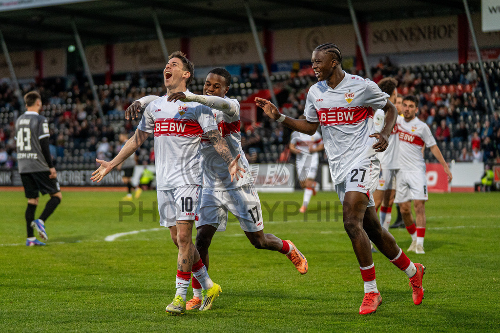 VfB Stuttgart II vs. SSV Ulm 1846 Fussball, Fussball, 3. Liga, 32. Spieltag, 08.04.2026 | Nicolas Sessa (VfB Stuttgart II, #10) jubelt nach seinem Treffer zum 1:0 mit Abdenego Nankishi (VfB Stuttgart II, #17) und Mansour Ouro-Tagba (VfB Stuttgart II, #27),VfB Stuttgart II vs. SSV Ulm 1846 Fussball, Fussball, 3. Liga, 32. Spieltag, 08.04.2026DFB regulations prohibit any use of photographs as image sequences and/or quasi-video