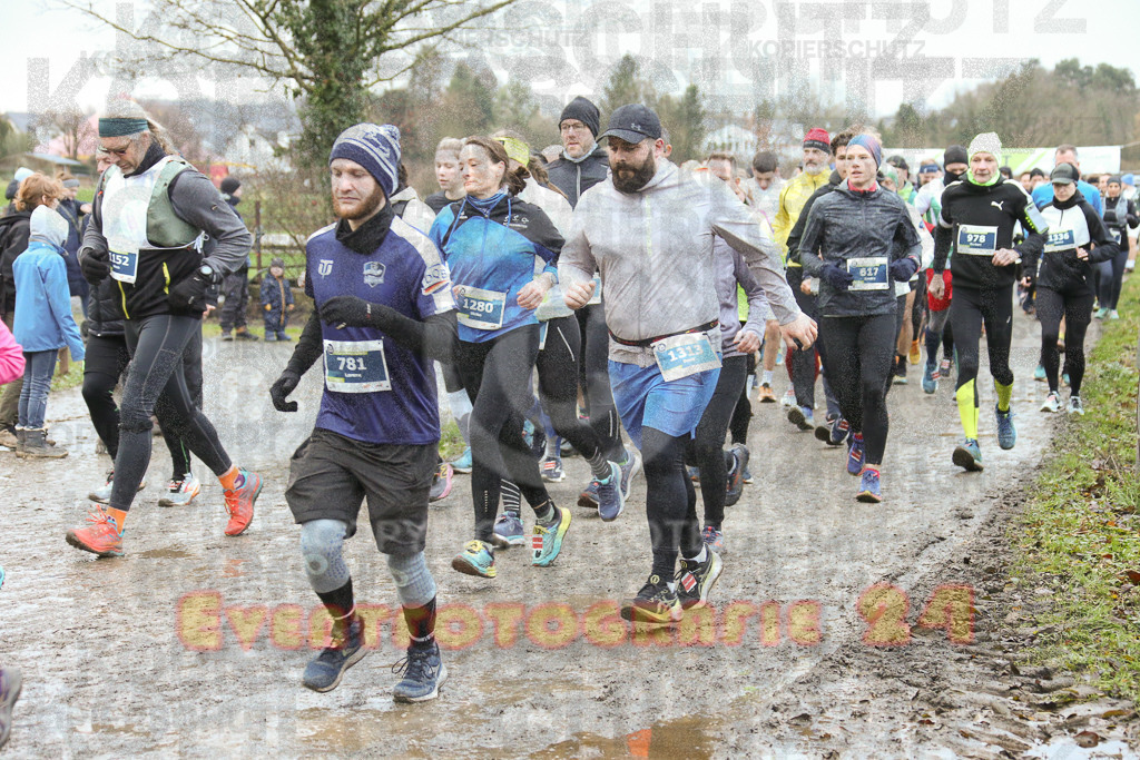 241208_0927_EX1_3792 | Sportfotografie im Rhein-Sieg Kreis, Köln, Bonn, NRW, Rheinland Pfalz, Hessen, etc. Unser Tätigkeitsfeld umfasst den Laufsport vom Volkslauf über den Marathon, Duathlon, Triathon bis zum Ultralauf wie Kölnpfad Ultra oder Schindertrail.