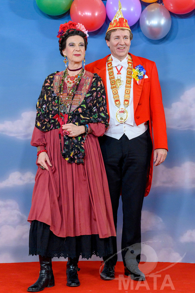 _DWA1537 | Intendantin, Bayerischer Rundfunk
Katja Elisabeth Wildermuth (links) mit Marco Anderlik, Präsident Fastnacht-Verband Franken e.V. bei der TV-Sendung Fastnacht in Franken 2024. Veitshöchheim, 02.02.2024 Bayern Deutschland - Realisiert mit Pictrs.com