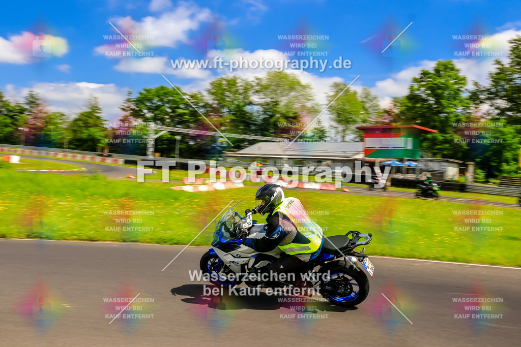 VBK-8170 | Hier findet Ihr Bilder von Touristenfahrten auf der Nürburgring Nordschleife oder von anderen Veranstaltungen die ich besucht habe. Viel Spass beim Durch Schauen 