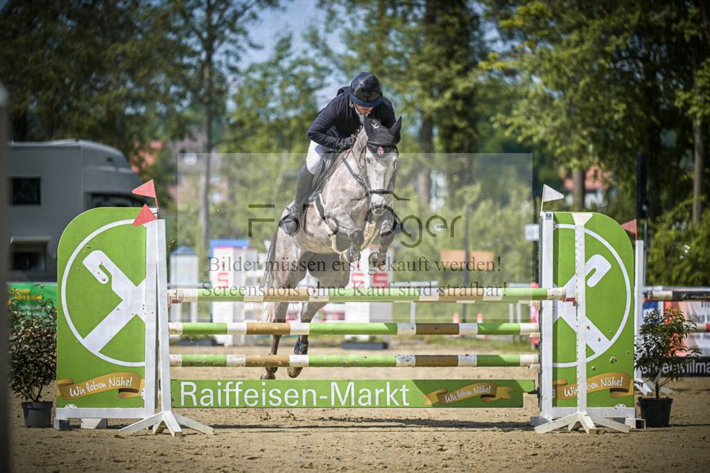 DOS_8475 | Entdecke hochwertige Reitturnierfotos von Foto Oger. Professionell, emotional und authentisch – jetzt Lieblingsmomente im Shop bestellen.Deutschlandweite Turnierfotografie. - Realisiert mit Pictrs.com