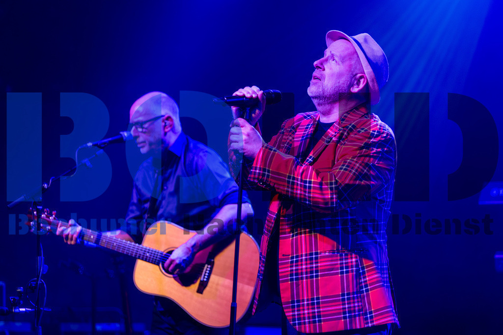 SES_GBAZEC20241227-43 | bond - Realisiert mit Pictrs.com