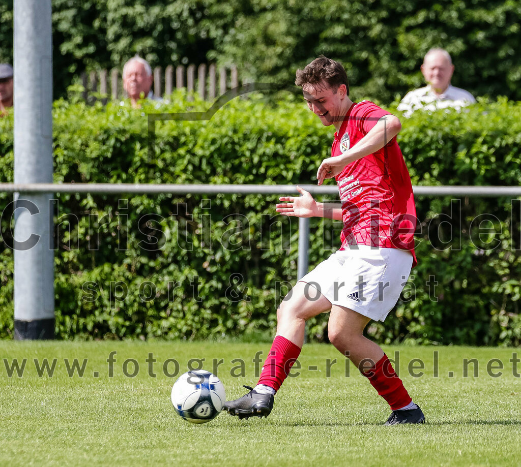 2023-07-30_078_FC_Lengdorf_gegen_SpVgg_Altenerding | Lengdorf, Deutschland, 30.07.2023:
Fußball, Kreisliga 2023 / 2024, 1. Spieltag, FC Lengdorf gegen SpVgg Altenerding, Endergebnis: 1:1

Martin Rott (FC Lengdorf, #6)

Foto: Christian Riedel / fotografie-riedel.net