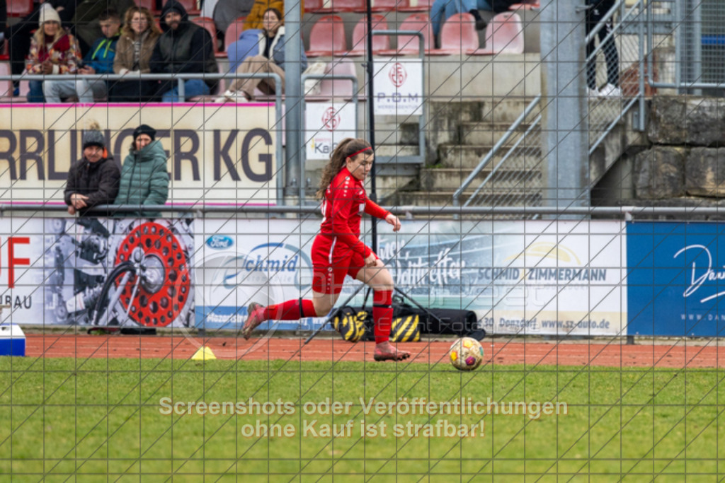 20250316_141339_0477 | #,1.FC Donzdorf (rot) vs. SpVgg Gröningen-Satteldorf (schwarz), Fussball, Frauen-Verbandsliga Württemberg, 13. Spieltag, Saison 2024/2025, Rasenplatz Lautertal Stadion, Süßener Straße 16, 73072 Donzdorf, 16.03.2025 - 13:00 Uhr,Foto: PhotoPeet-Sportfotografie/Peter Harich