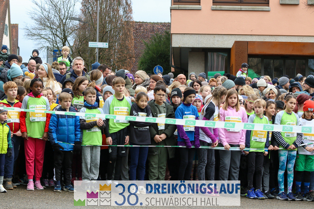 400m AOK Junior Cup | 3 Koenigslauf 2024 400m AOK Junior Cup - Realisiert mit Pictrs.com