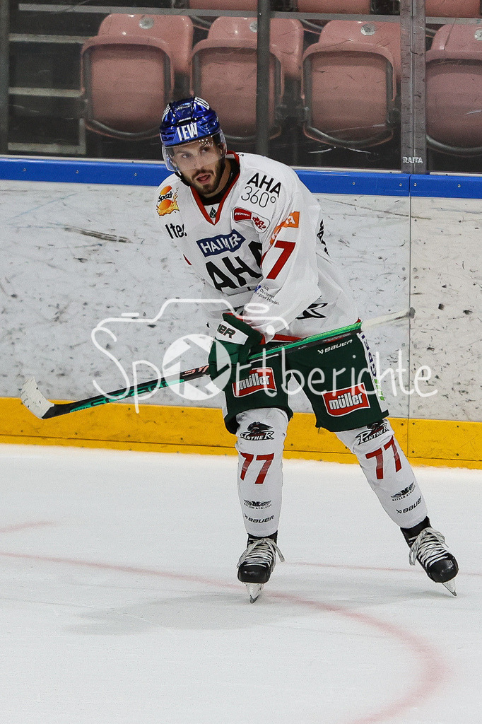 SC Langnau Tigers - Augsburger Panther | Luca TOSTO (AEV #77) jubelt nach seinem verwandelten Penalty