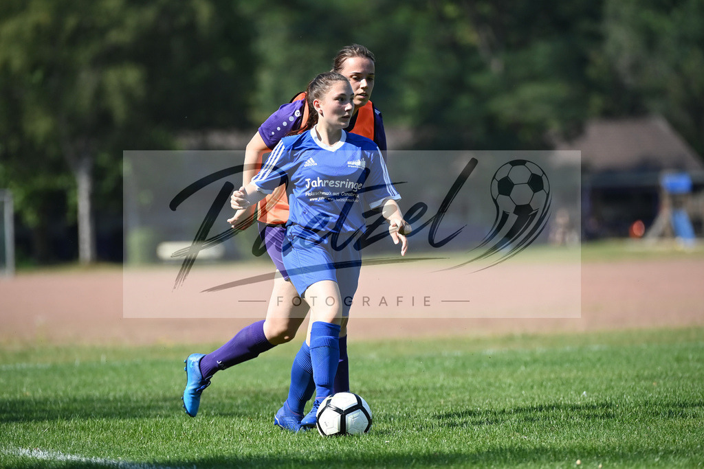 VFBGRE20200816_0069 | Fussball, Frauen:   bei dem Testspiel zwischen VfB Schinkel und TSG 07 Burg Gretesch IV auf der Sportanlage am Zuschlag am 16.08.2020 in Osnabrueck, Deutschland. - Realisiert mit Pictrs.com
