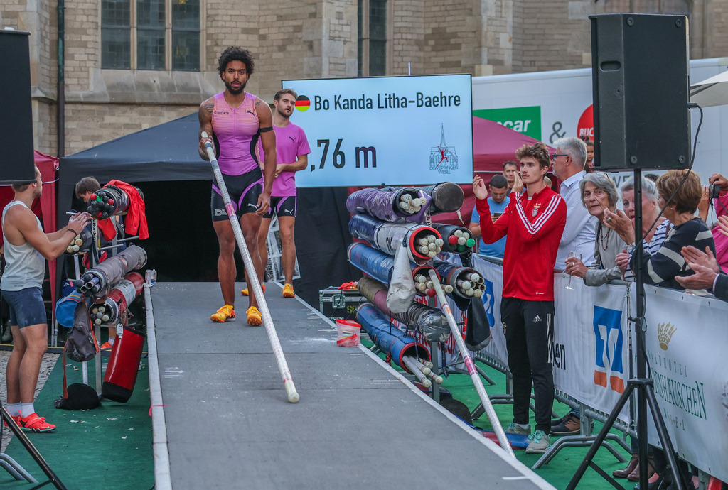 top-top.de-250828-346 | Foto, Video, Fotografie, Videografie, Fotobox, DJ, Discjockey, Musik, Musikbox, Veranstaltung, Photobooth, Amazon, Ebay, Buchtipp, Bestseller, Autor, Verlag, Buch, Wesel, Hamminkeln, NRW, Dinslaken, Rees, Drohne, Hochzeit, Party, Fotobox, Wesel, Fotograf